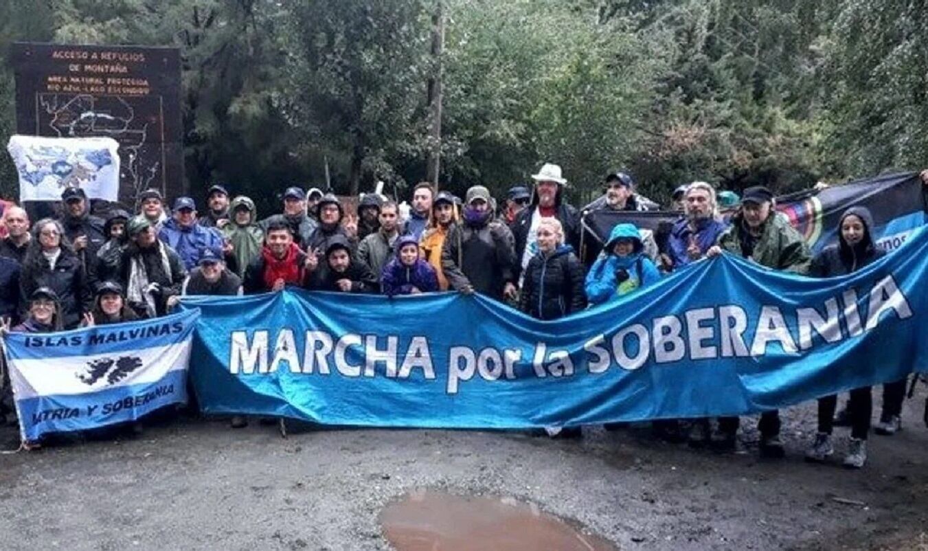 Reportan incidentes entre militantes kirchneristas y un grupo de lugareños durante una marcha a Lago Escondido (Gentileza)