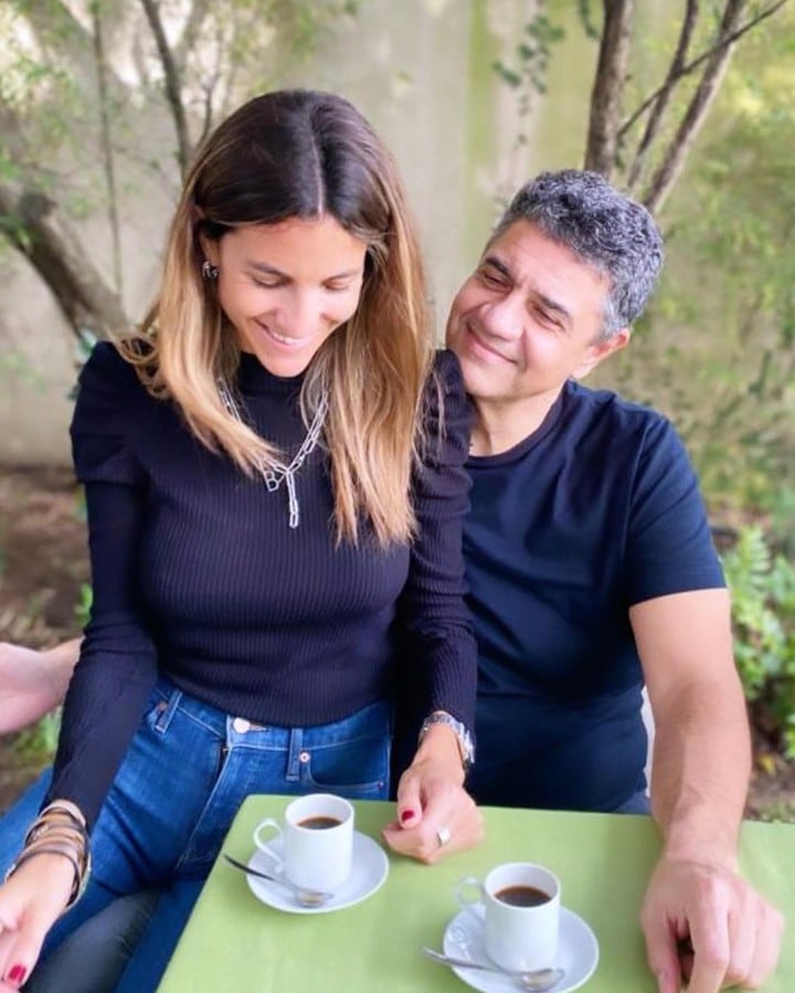 Jorge le pidió casamiento a María Belén en el programa 'Polémica del Bar