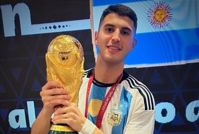 Exequiel Palacios fue homenajeado en Tucumán, tras su regreso con la Copa.