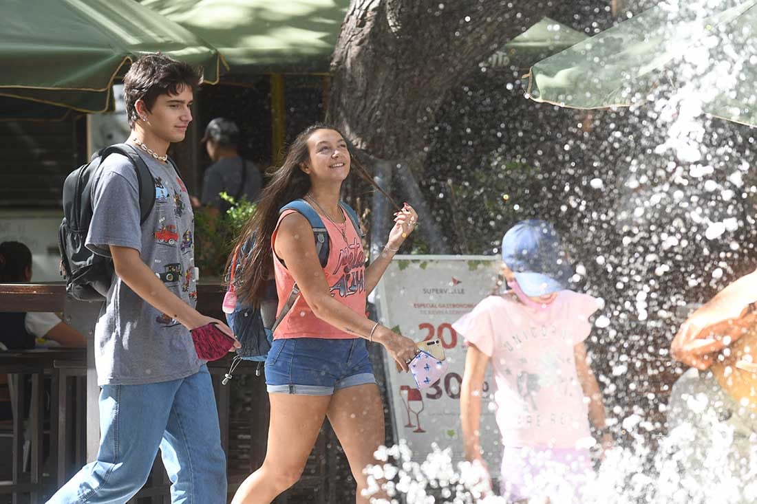 A fines de 2021 la gente empezó a dejar de usar el barbijo
Foto: José Gutierrez / Los Andes