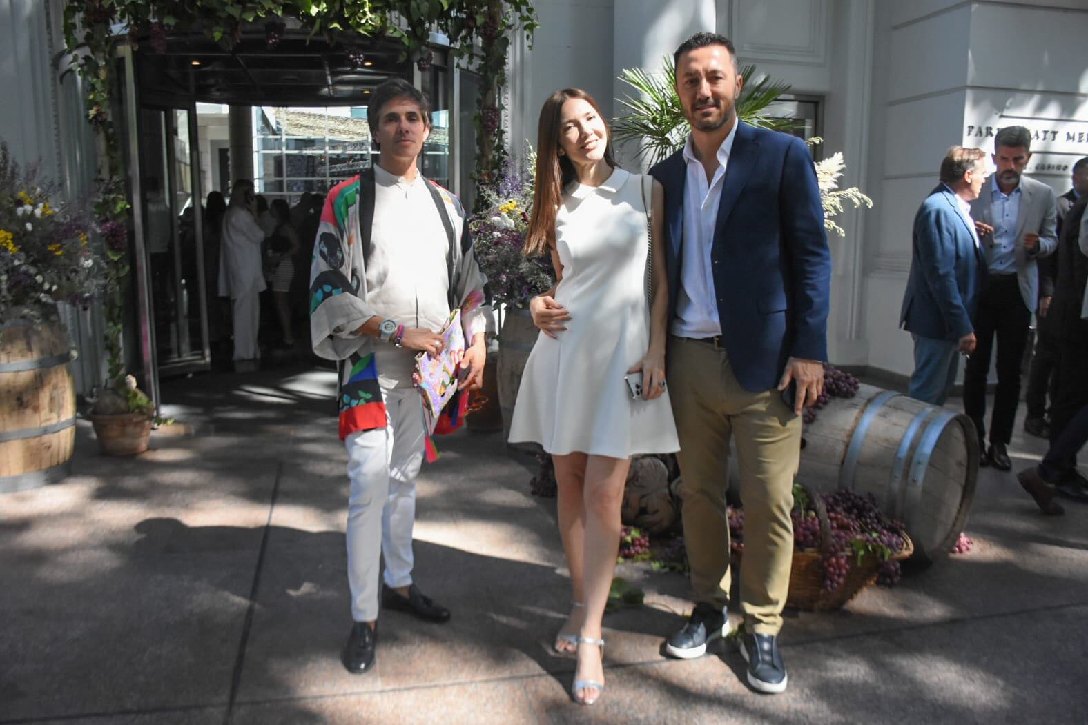 Los periodistas Robertito Funes y Cristina Perez, junto al político mendocino Luis Petri. Foto: Mariana Villa/Los Andes