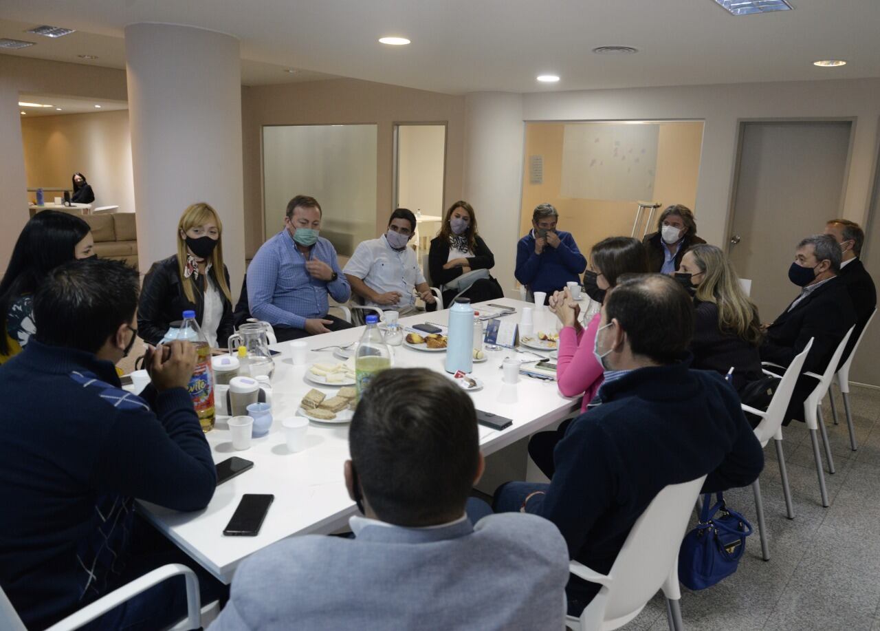 Los candidatos del Frente de Todos se reunieron con intendentes justicialistas.