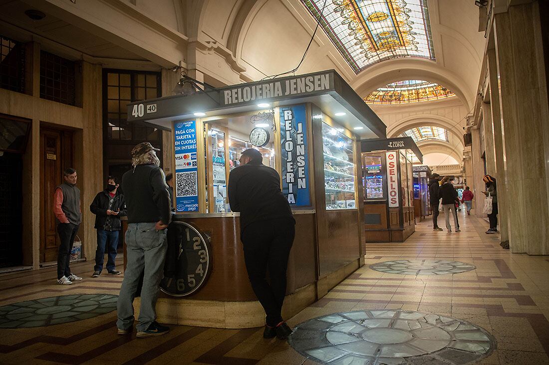 Galería Pasaje San Martin
Auge, apogeo y caída
Historias de galerías mendocinas.