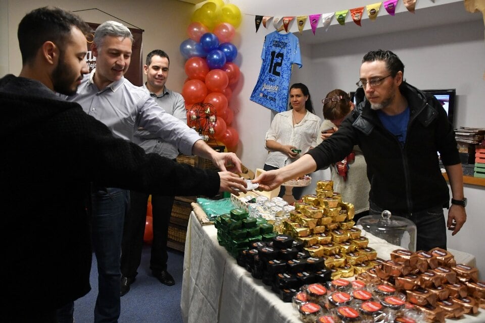 Este sábado se llevó a cabo el Primer Campeonato mundial del alfajor. Foto: Télam