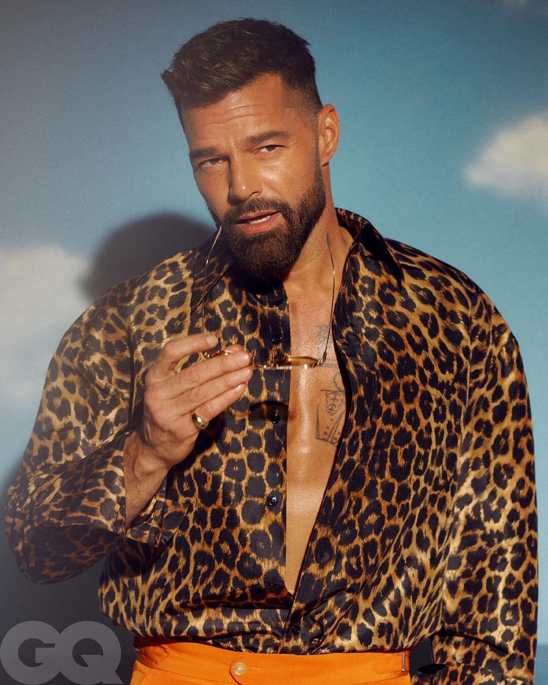 Ricky Martin, posando para la revista GQ. (GQ/ @ericraydavidson)