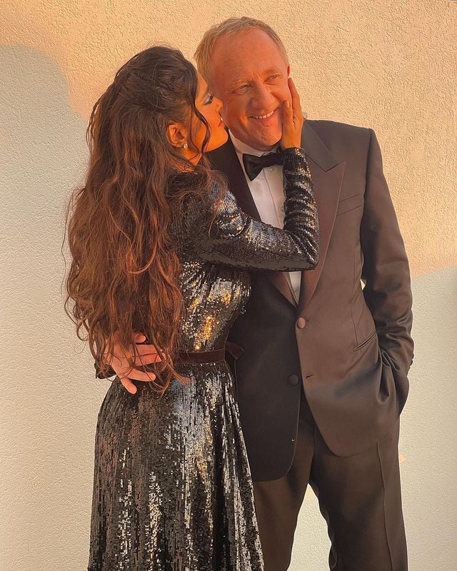 Salma junto a su esposo, el magnate François-Henri Pinault. 