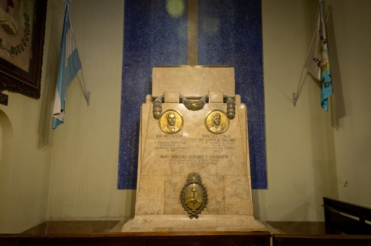 En la nave Sur se erige el mausoleo de Merceditas de San Martín y su familia. | Foto: Ignacio Blanco / Los Andes 