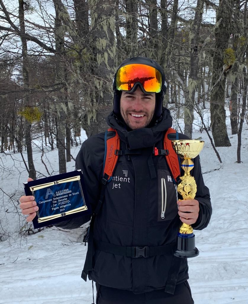 Lucas Guiñazú obtuvo varios trofeos a lo largo de su carrera deportiva. / gentileza 