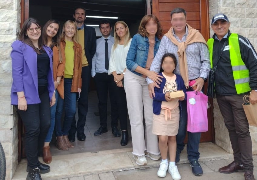 Quién es el juez que se disfraza para avisarles a los niños y niñas que han sido adoptados en Argentina. Foto: Gentileza Claudio Mazuqui