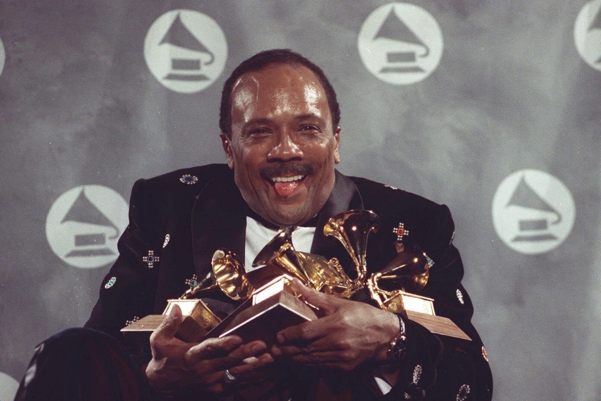 Quincy Jones ganó 28 premios Grammy a raíz de su talento como artista, productor y arreglista