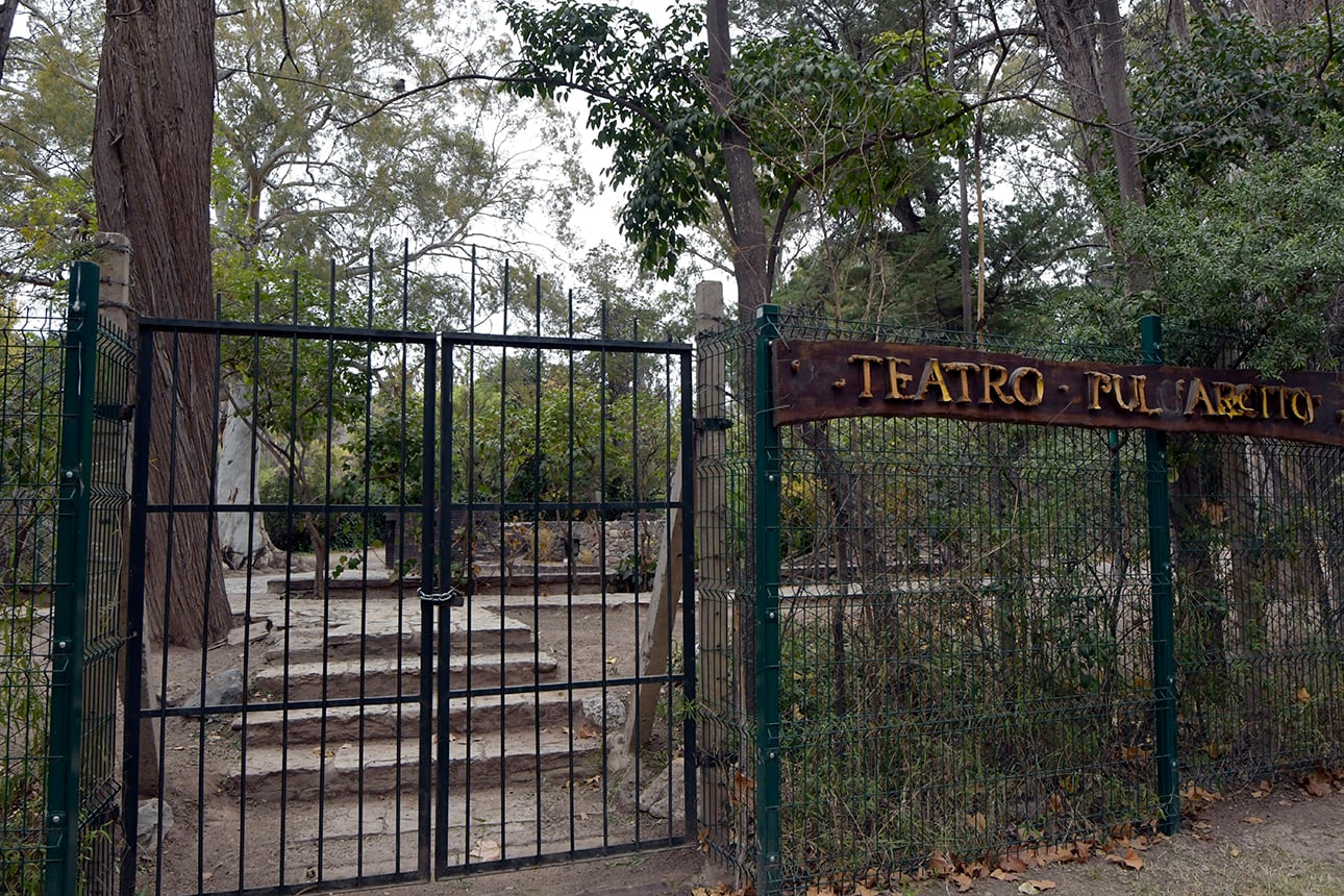 Teatro Pulgarcito en el Parque General San Martín. Foto: Orlando Pelichotti / Los Andes

