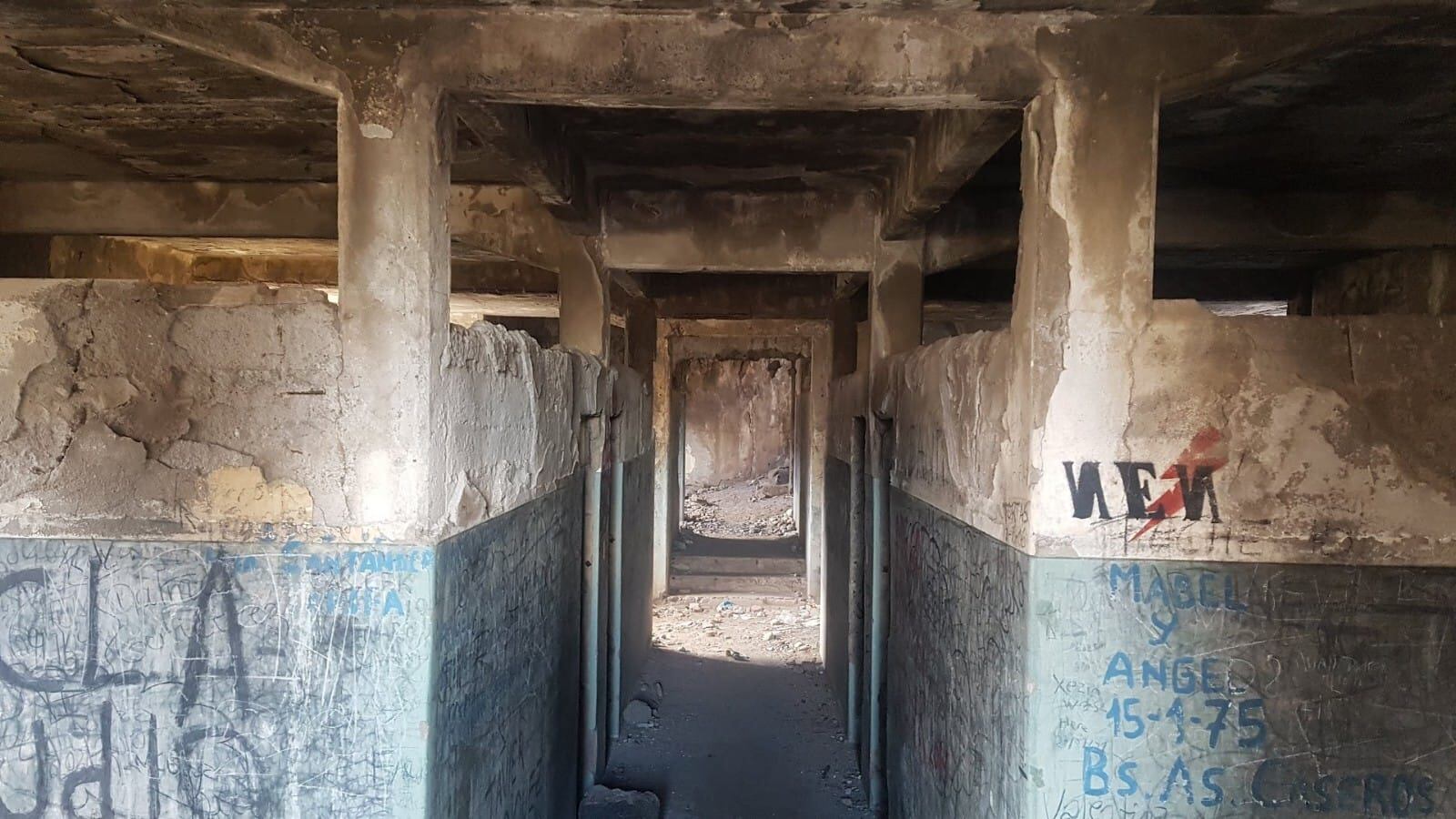 Vista de los antiguos baños termales del hotel de El Sosneado