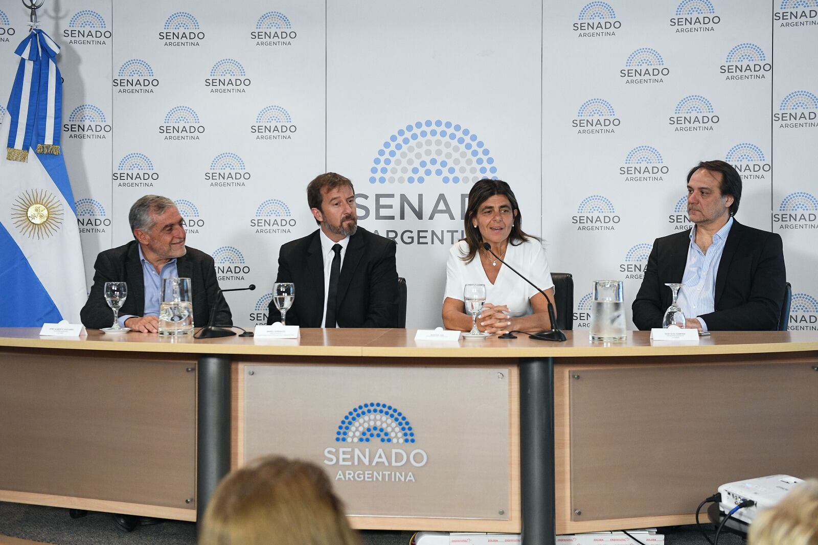 Los senadores Cornejo y Juri distinguieron a Emilio Giaquinta en el Día del
Vino Argentino, Bebida Nacional.