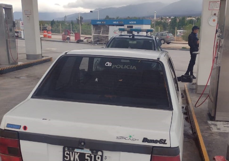 Robaron un auto en plena siesta en Ciudad y fueron arrestados en Luján tras una persecución. | Foto: Ministerio de Seguridad y Justicia