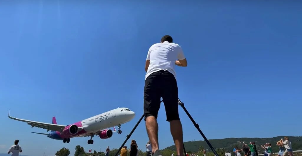 Es un Airbus llegando a la isla griega de Skiathos. Foto: Web