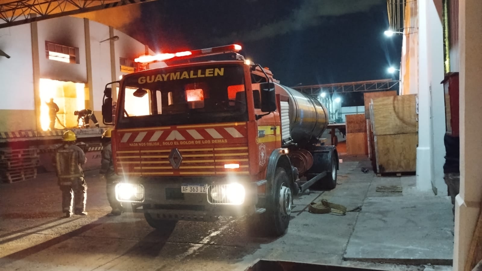 Incendio en secadero de nueces en Guaymallén (Gentileza / Servicios Comunitarios)