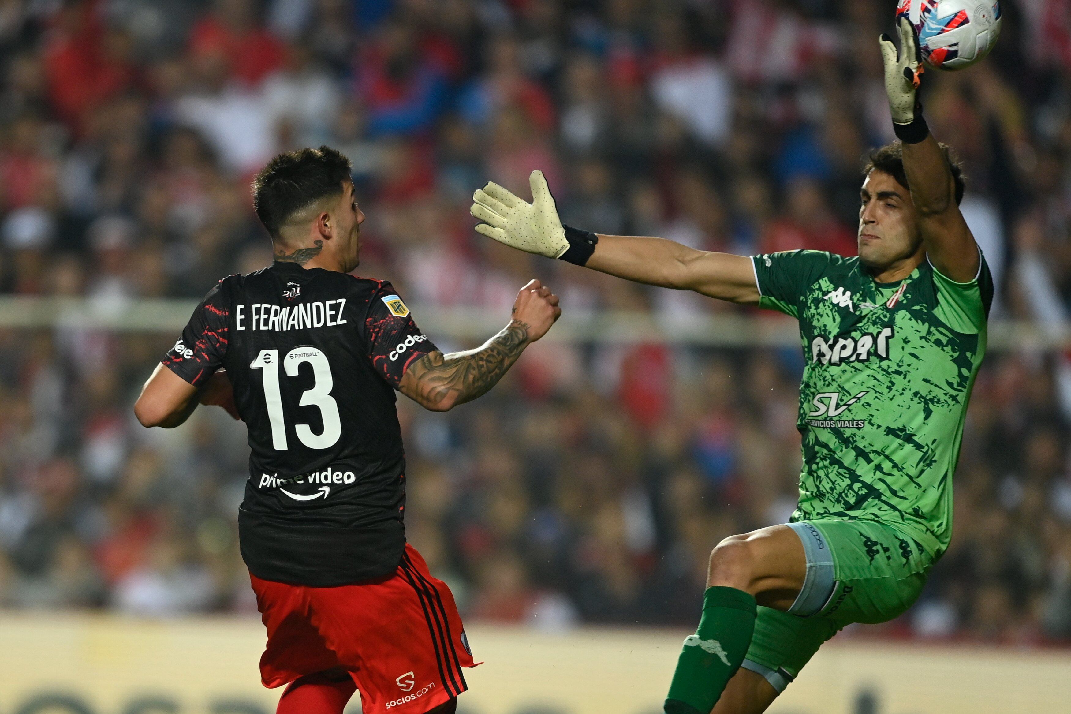 Enzo Fernández marcó un golazo para River ante Unión.