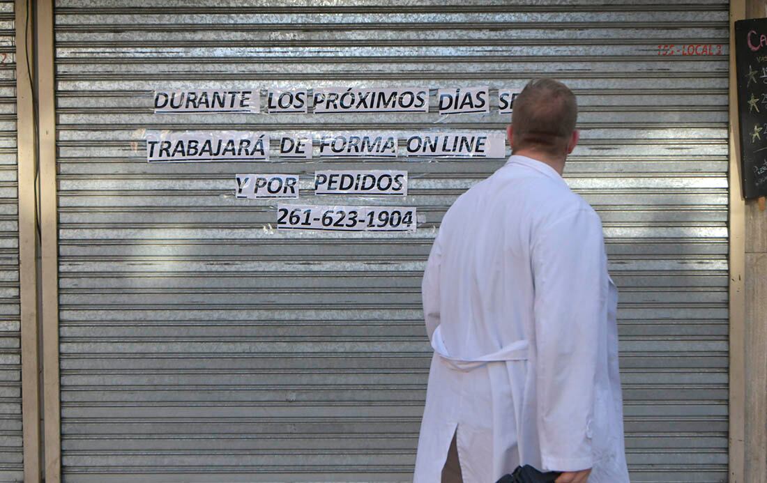 Online o por teléfono, los comerciantes se las ingenian para subsistir durante los 9 días de fase 1.