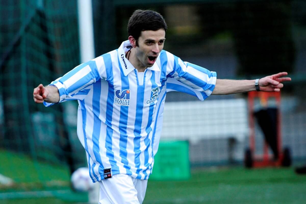 En sus años de cura, Luis María de la Calle representó a Argentina en el "mundial de fútbol de los sacerdotes". Foto: Luis María de la Calle.