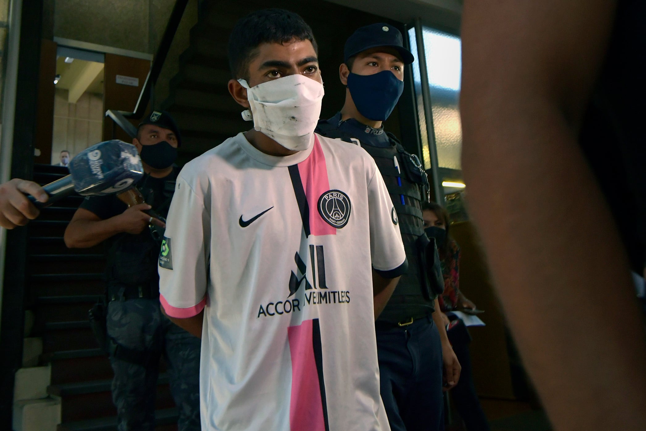 15 marzo 2022 Mendoza Policiales
Caso  Emiliano Miguel Fernández
Hector Fabian Maravilla Suarez (20), supuesto autor del homicidio de Emiliano Miguel Fernández, fue detenido durante un allanamiento en el Barrio 17 de noviembre.
Foto: Orlando Pelichotti/ Los Andes