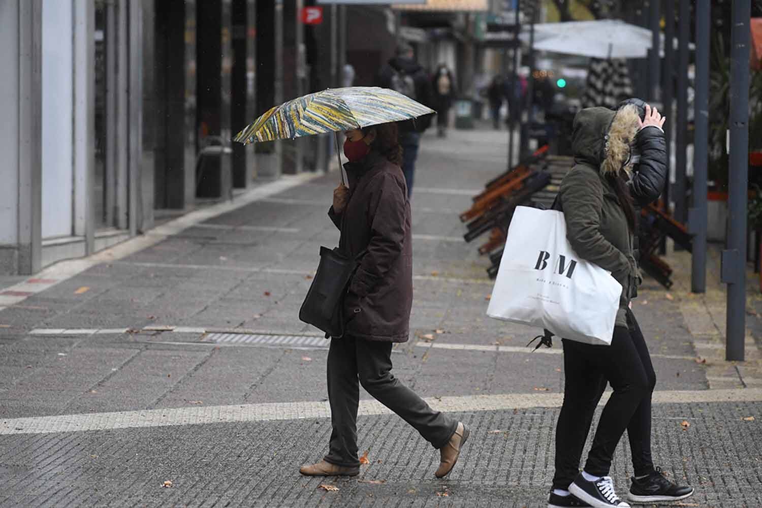 El día se mantuvo mayormente nublado, con precipitaciones y vientos moderados. / Foto: José Gutiérrez.