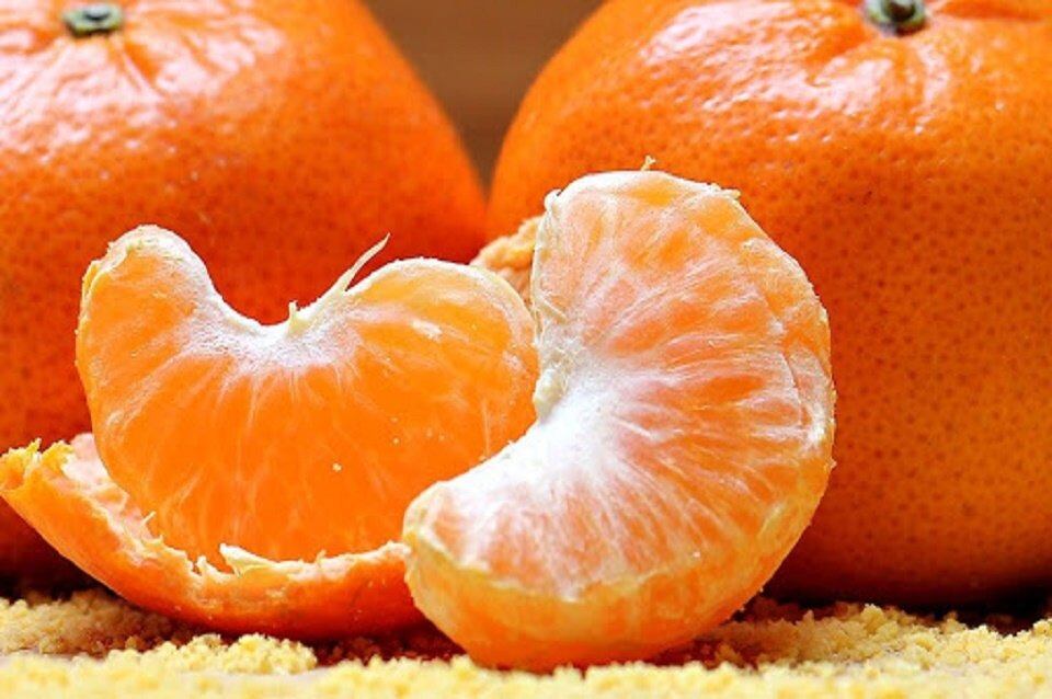 Oficialmente se inauguró la temporada de los budines de mandarina; una forma ideal de aprovechar esta fruta tan noble, dulce y deliciosa, y no dejar que se eche a perder. 