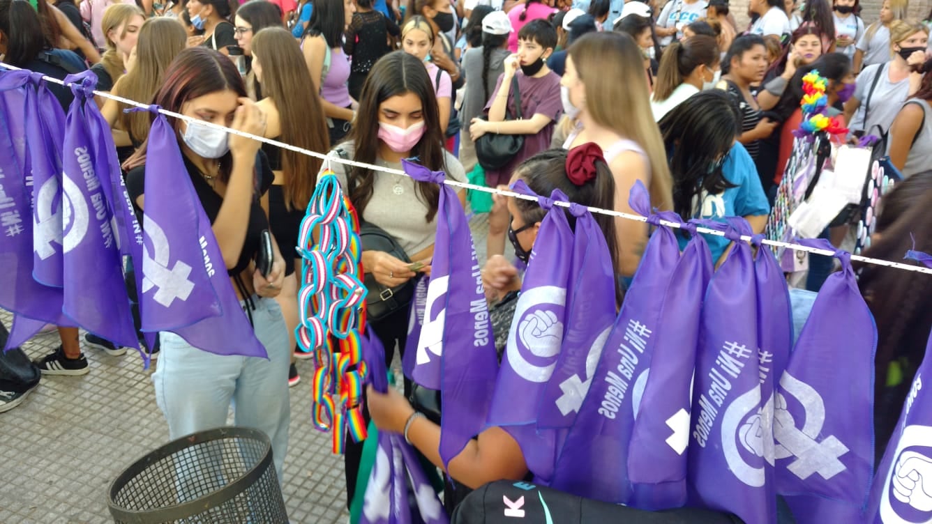 El colectivo Ni Una Menos (NUM) convocó a una movilización que se volvió multitudinaria. Foto: José Gutiérrez / Los Andes