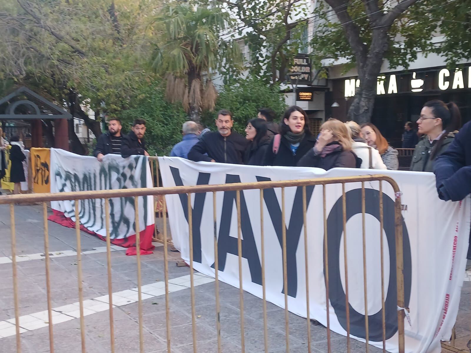 Militantes del intendente de Capital, Ulpiano Suárez.