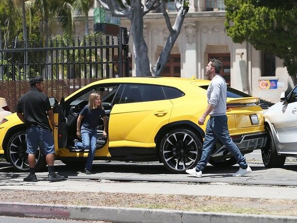 El hijo de Ben Affleck, de 10 años, chocó un Lamborghini.