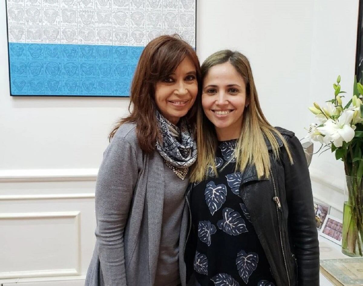 Romina Uhrig junto a Cristina Fernández