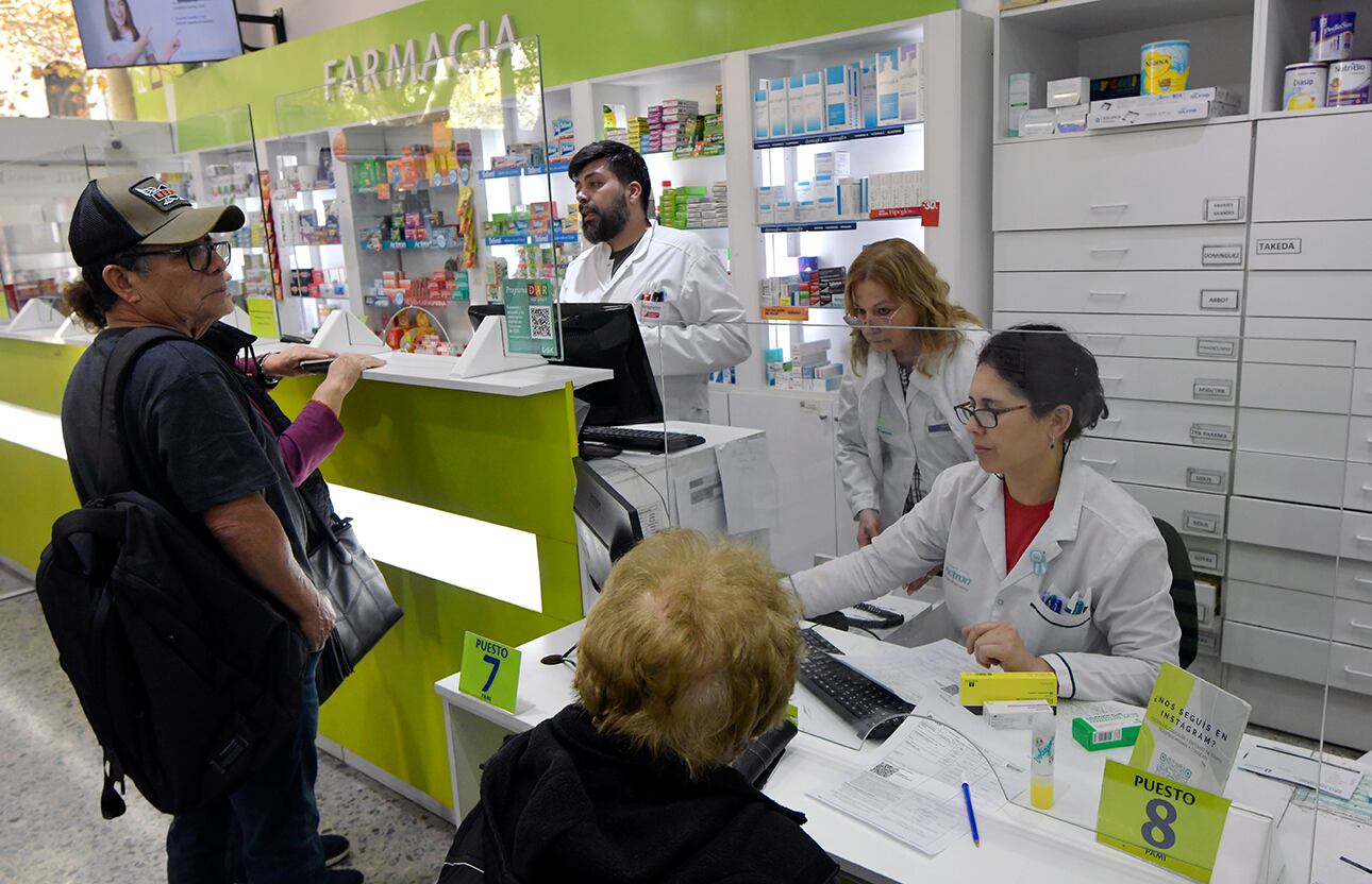 La mayor retracción anual se observó en Farmacias (-45,8% interanual).


Foto: Orlando Pelichotti
