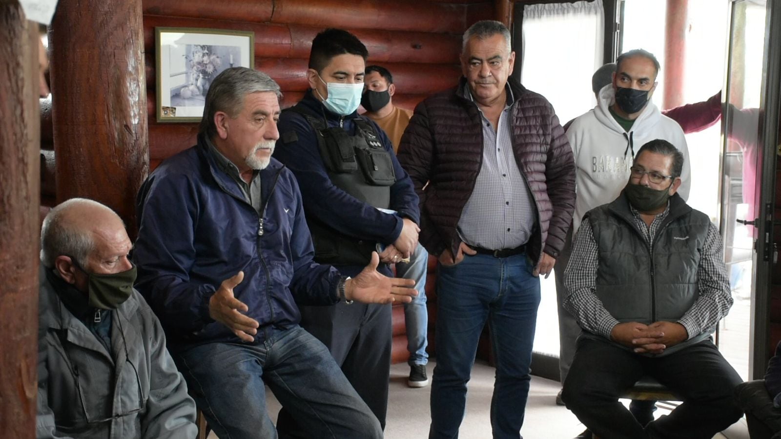 Productores de Lavalle dialogaron con el intendente Roberto Righi.