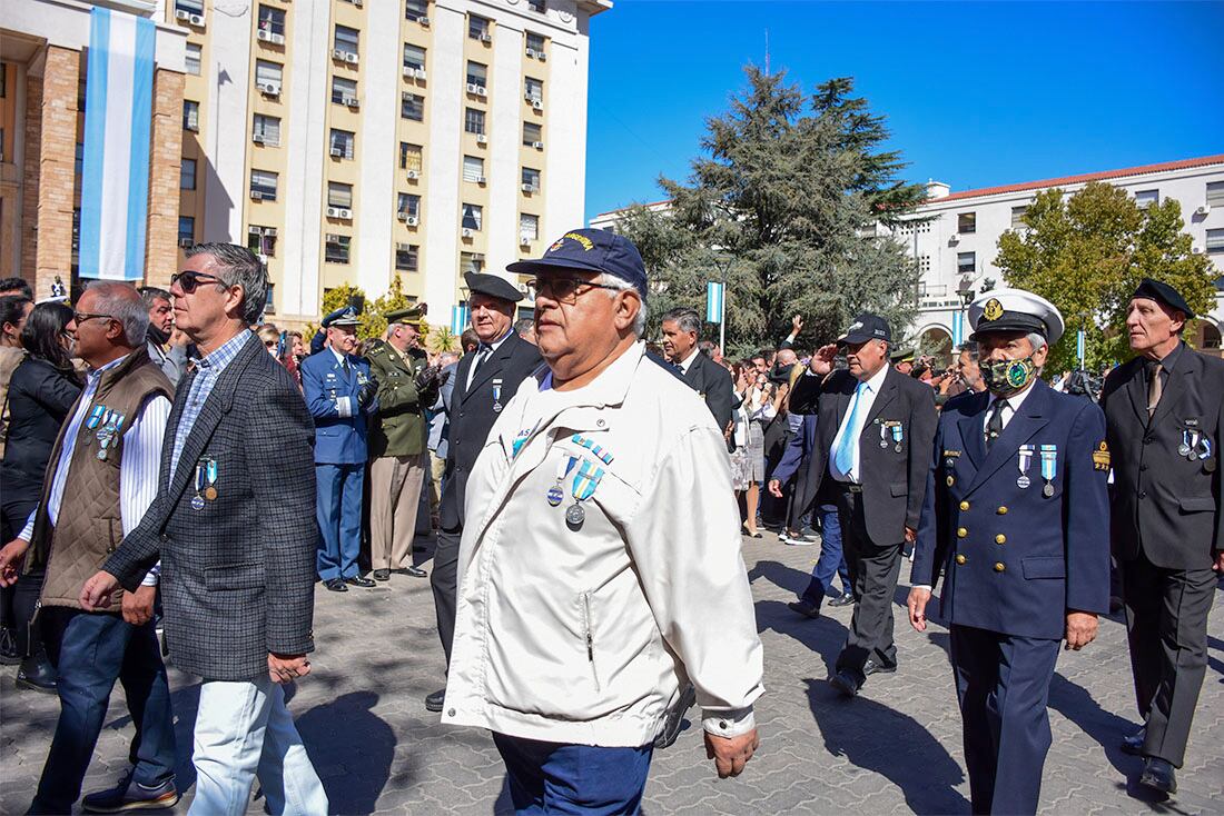 Acto conmemorativo por los 40 años de la guerra de Malvinas. En casa de gobierno se llevo a cabo un acto en el que participaron autoridades politicas y de las fuerzas armadas, donde brindaron reconocimiento a veteranos y caidos en el conflicto del Atlantico Sur en 1982
foto: Mariana Villa / Los Andes