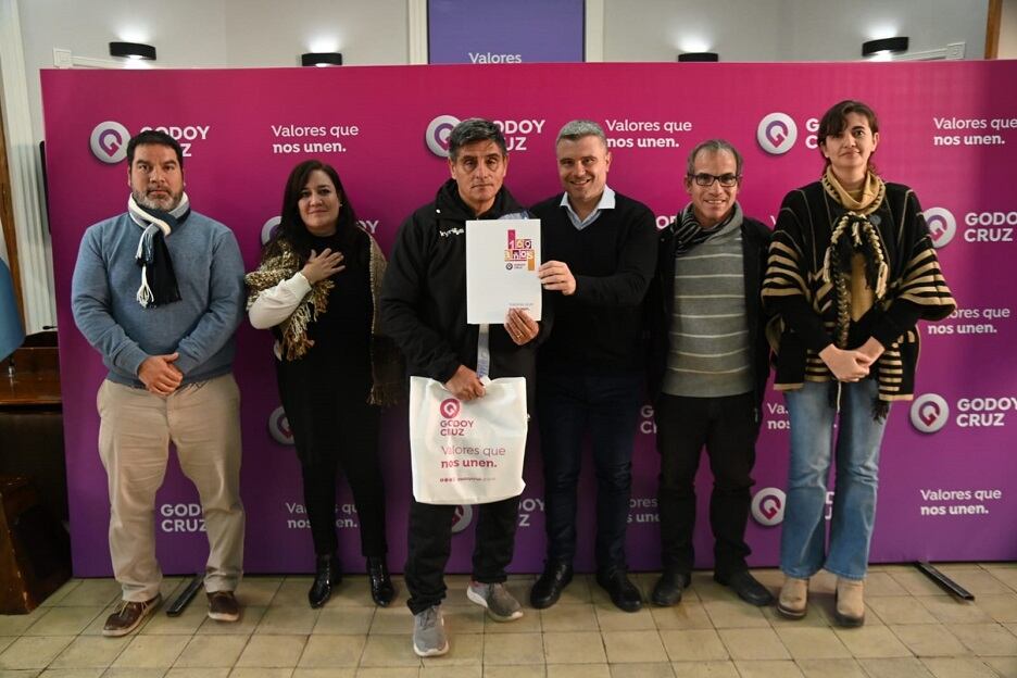 El Concejo Deliberante de Godoy Cruz entregó distinción a jugadores de futsal. Foto: Municipalidad de Godoy Cruz.