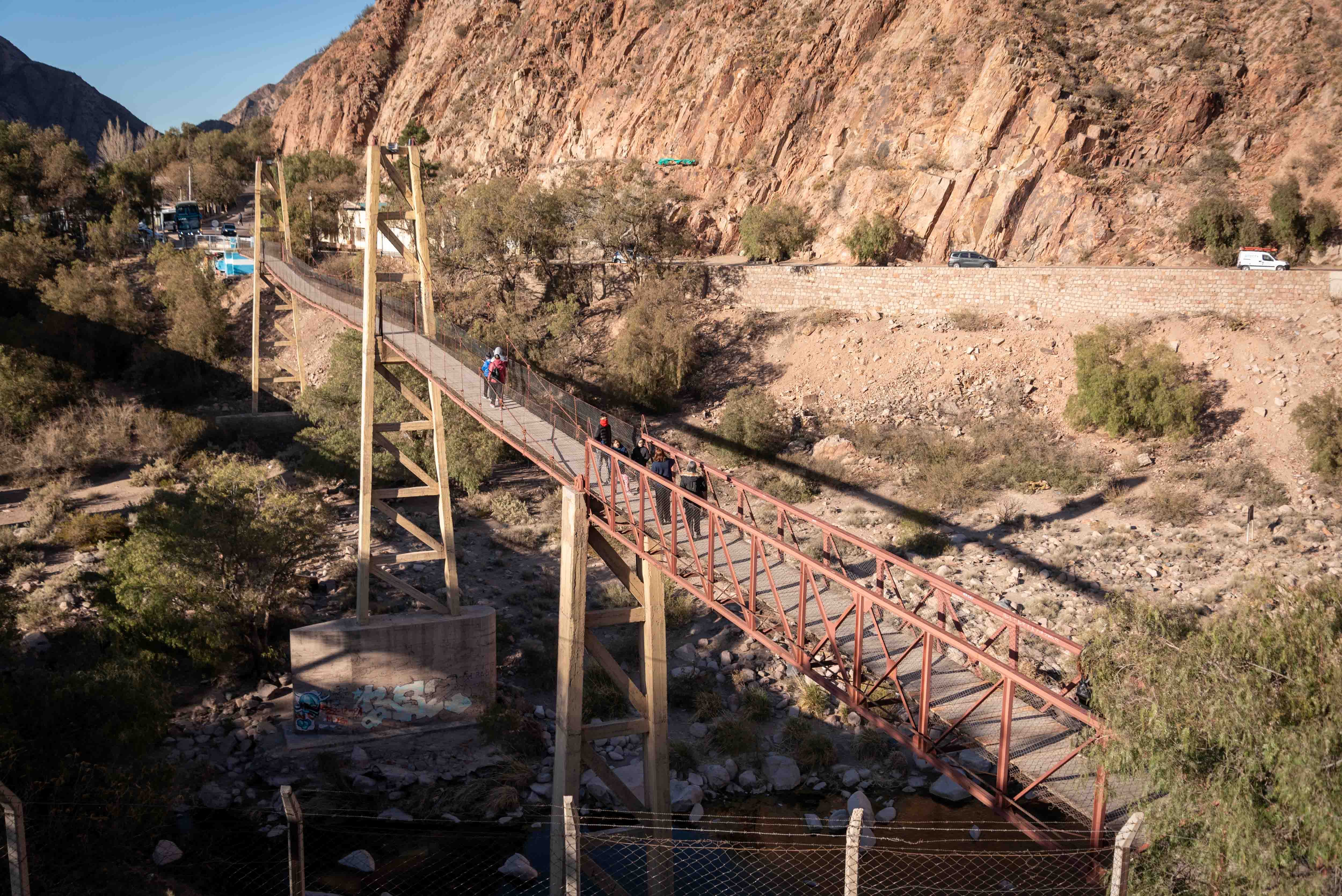 Vialidad Mendoza habilitó el puente colgante de Cacheuta