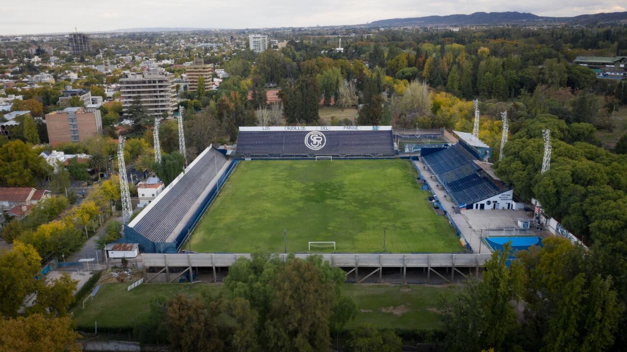 El estadio de Independiente Rivadavia, inaugurado en 1913 y con capacidad para más de 20 mil personas. / Ignacio Blanco 