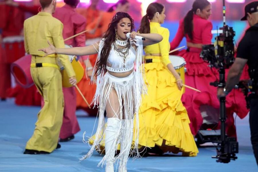 Camila Cabello en la final de la Champions League