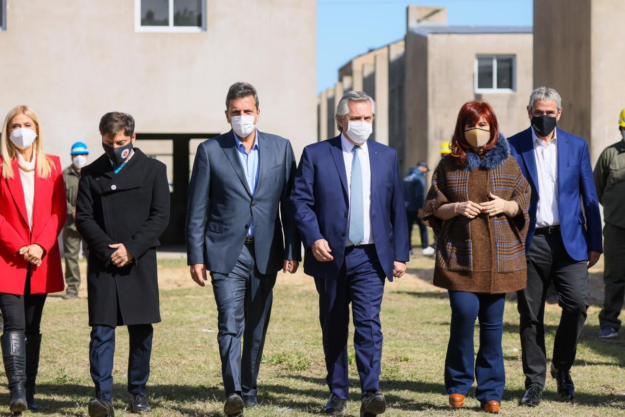 La foto de la unidad del Frente de Todos en Ensenada -  