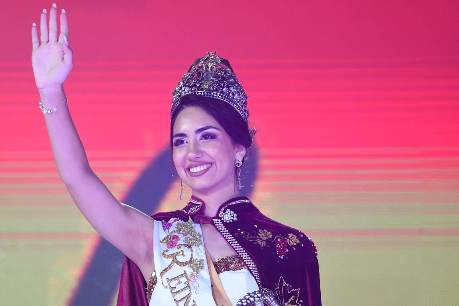 Acto central de la Fiesta de la Vendimia 2022 en el teatro griego Frank Romero Day. Natasha Sánchez es coronada como Reina Nacional de la Vendimia 2022.
Foto: Marcelo Rolland / Los Andes