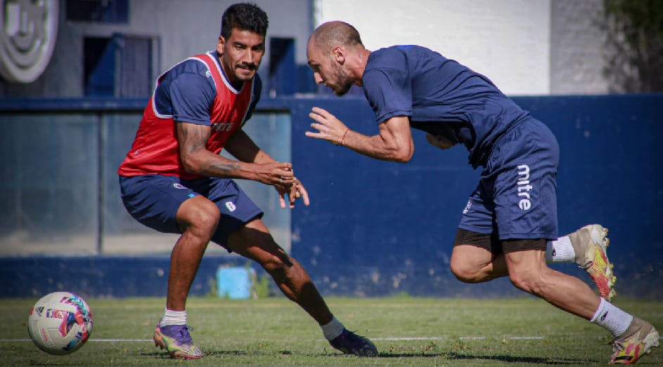 Jorge Scolari se mete entre los titulares para el partido ante Tristán Suárez.