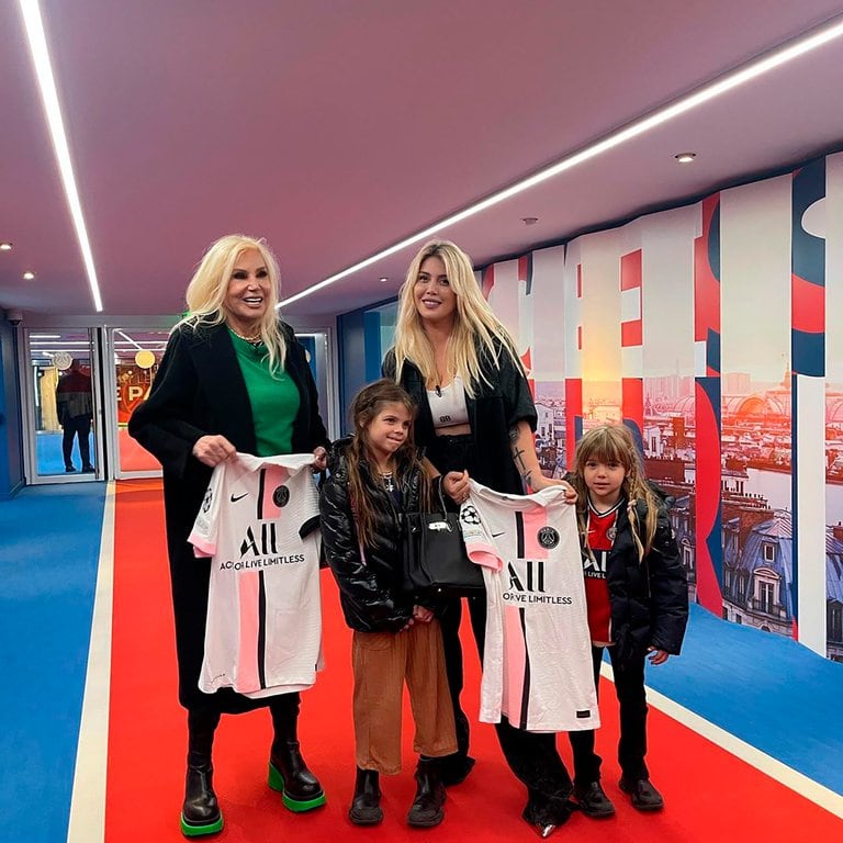 Wanda, Susana, Francesca e Isabella en el PSG (Instagram)