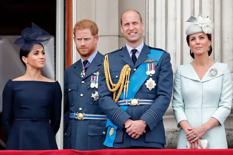 Los hijos de Carlos III no tienen relación y un evento podría unirlos.