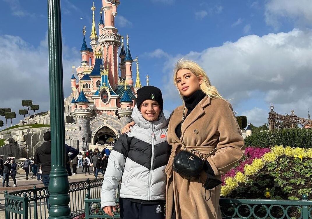 Wanda nara y el cumpleaños sorpresa a Benedicto en Disney