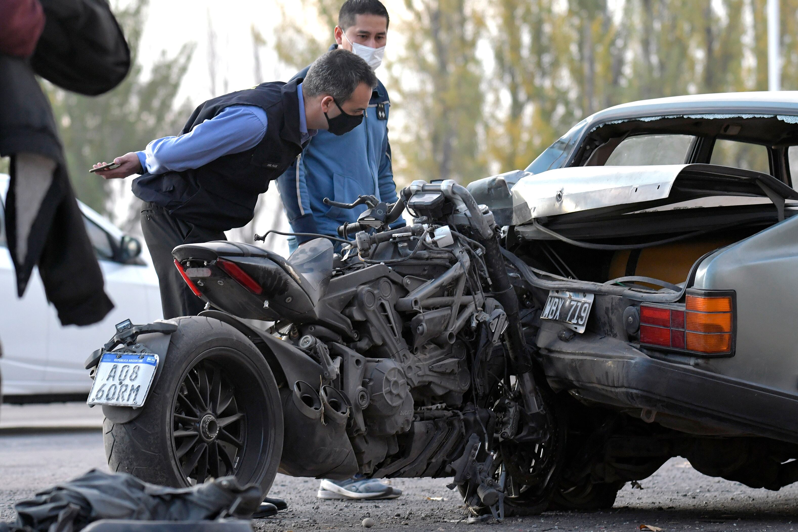 Sigue grave Giuliana Lucoski, la Reina de la Vendimia de mandato cumplido. Sufrió un accidente a bordo de una moto, junto a su novio, en el Acceso Sur. Foto: Orlando Pelichotti / Los Andes