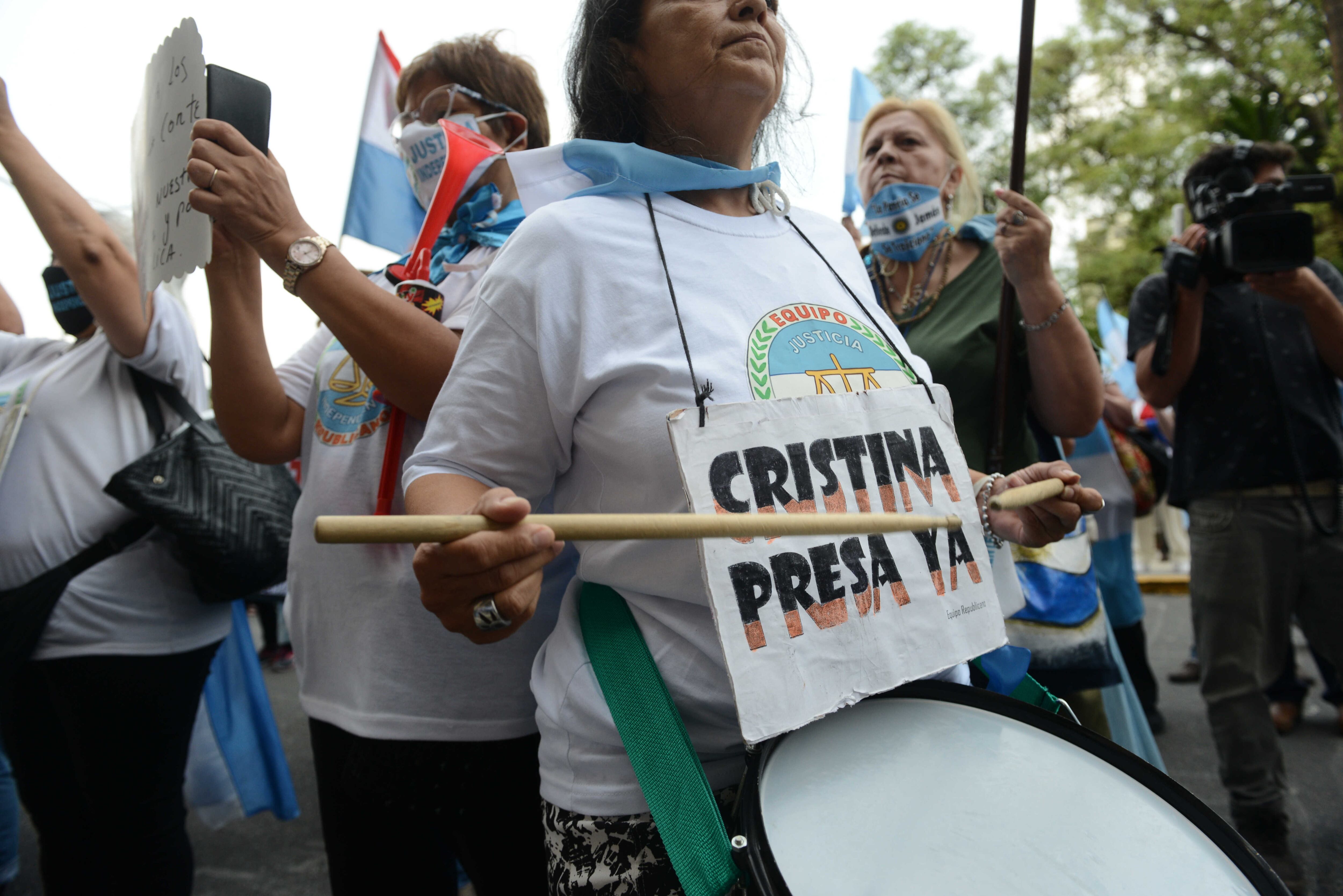 Marcha a favor de la Corte Suprema y po una justicia independiente frente al palacio de Justicia.
Fotos Clarin