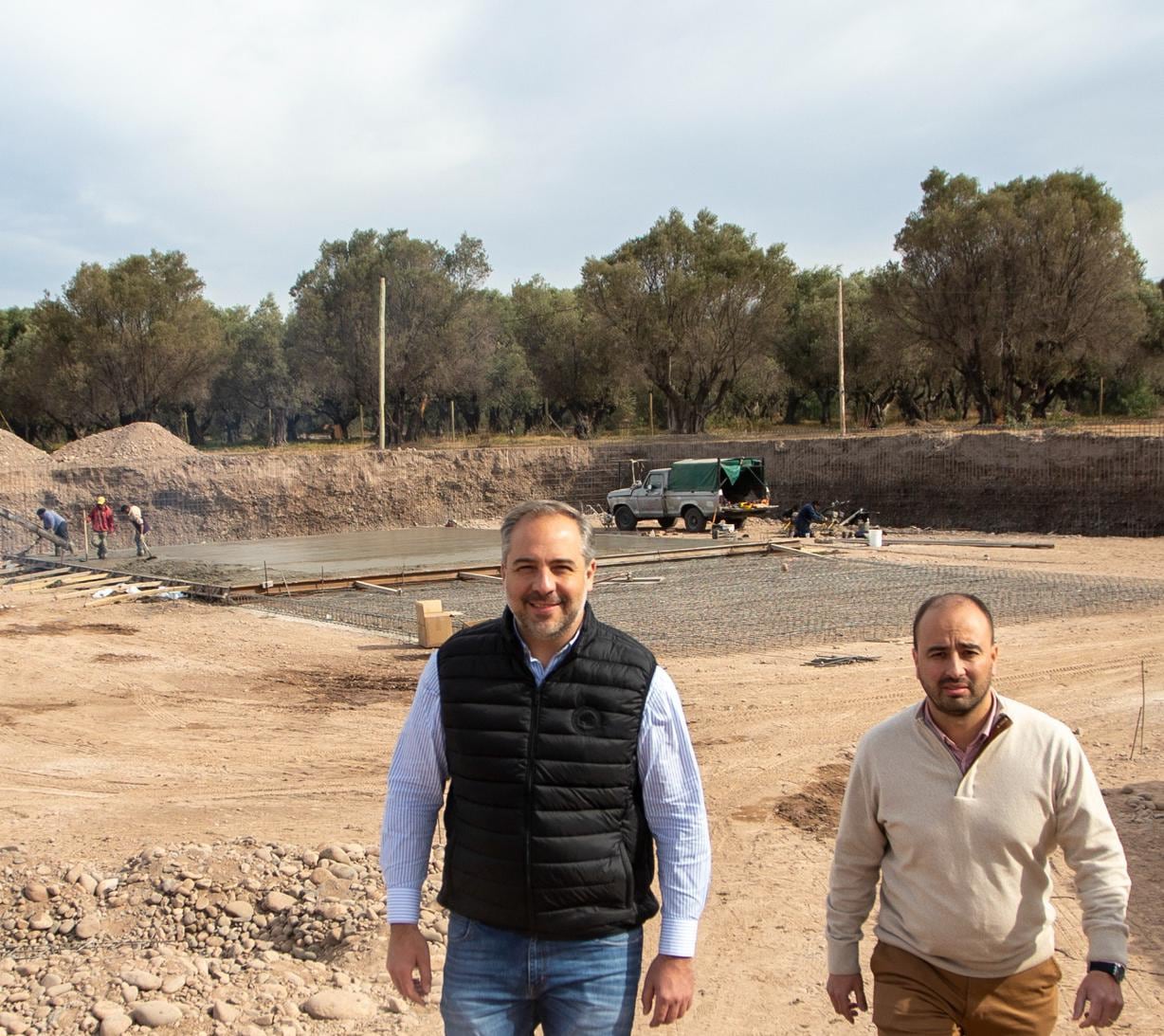 El intendente de Maipú, Matías Stevanato, recorrió la obra del nuevo teatro griego departamental. Foto: Prensa Maipú