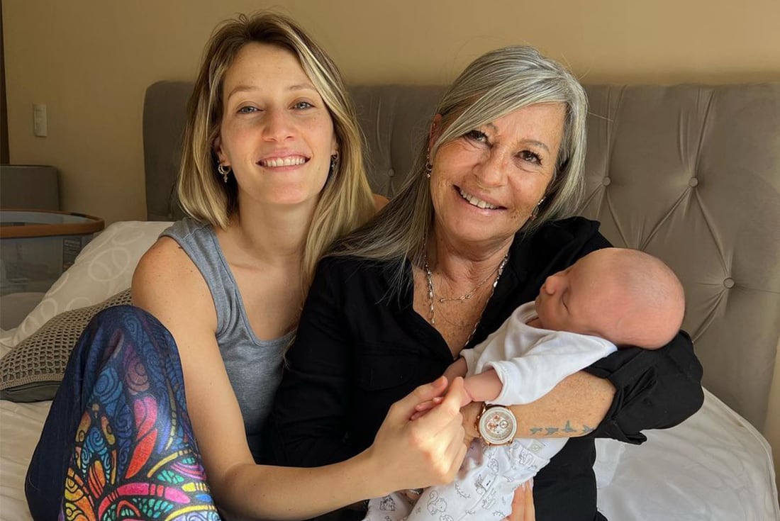 Mica Viciconte, su mamá y Luca.