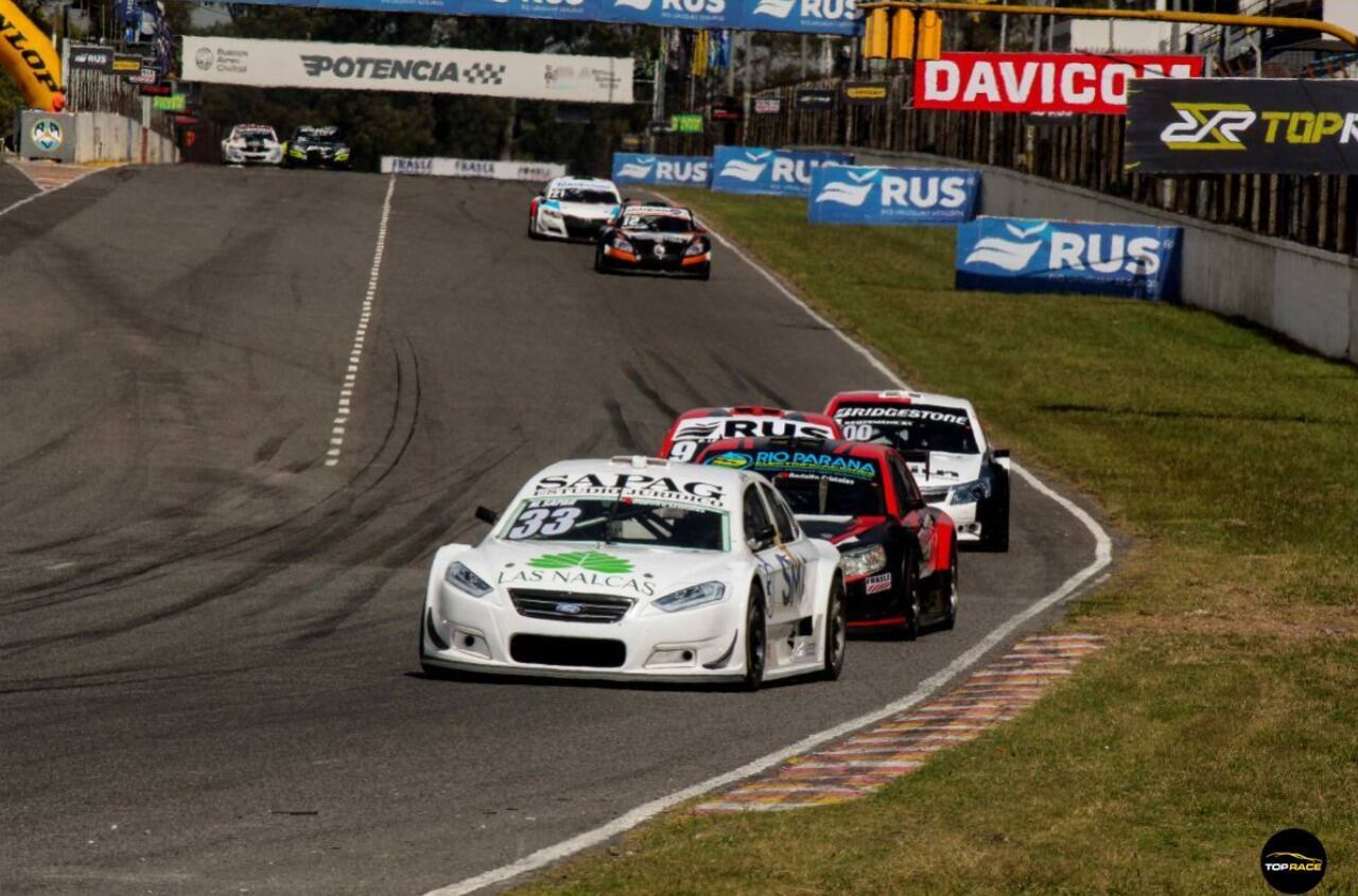 José Manuel Sapag se llevó la victoria en el Sprint del Top Race en Concepción del Uruguay. Lo escoltaron Ian Reutemann y Baltazar Leguizamón.