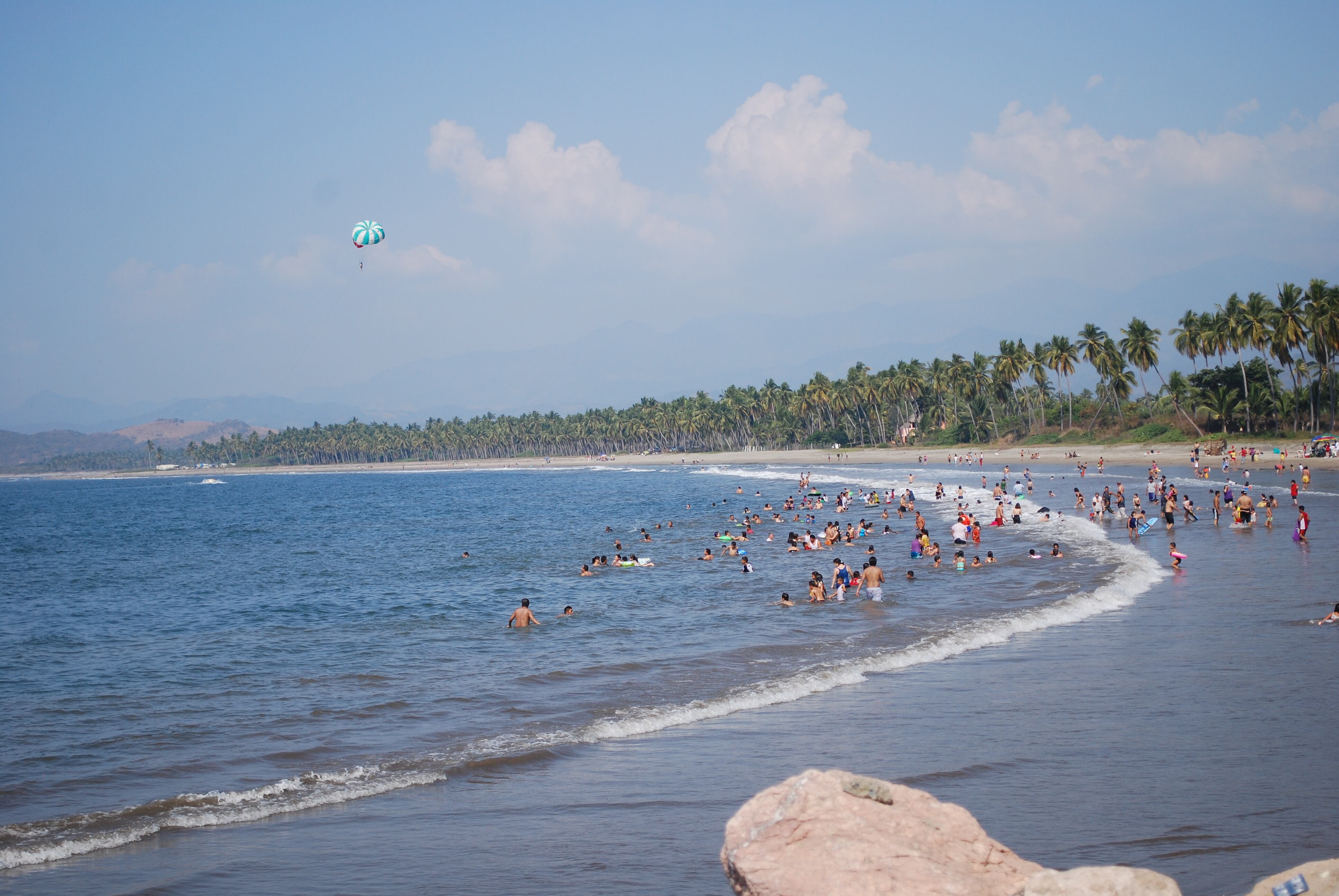 El turista de 66 años era oriundo de Canadá y se encontraba disfrutando de la playa ubicada en la zonda hotelera de Ixtapa. En la imágen, Playa Linda, balneario que se encuentra en la misma ciudad. Foto: Wikipedia.