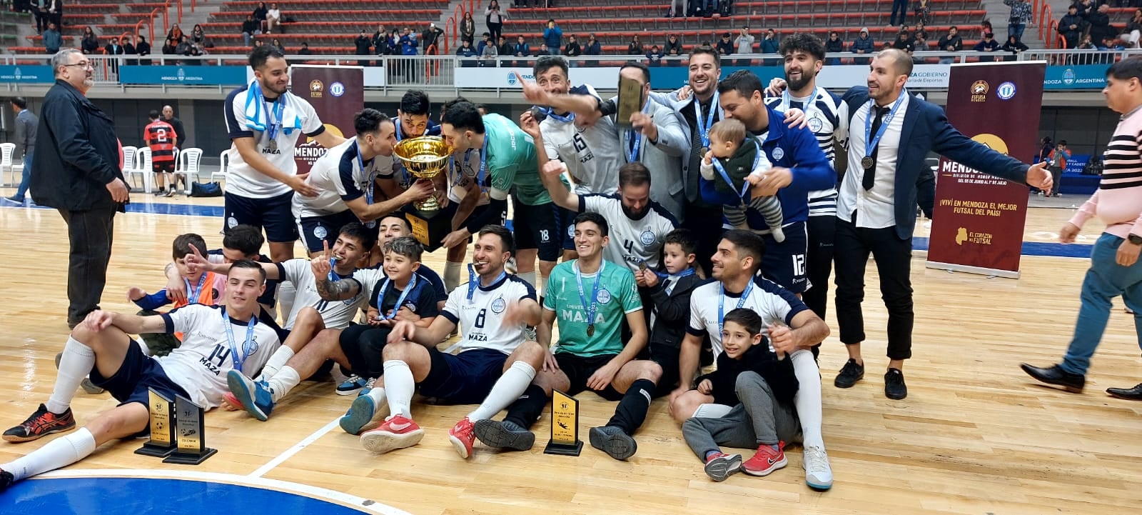 El festejo de Jockey Club campeón de la División de Honor. / Gentileza.